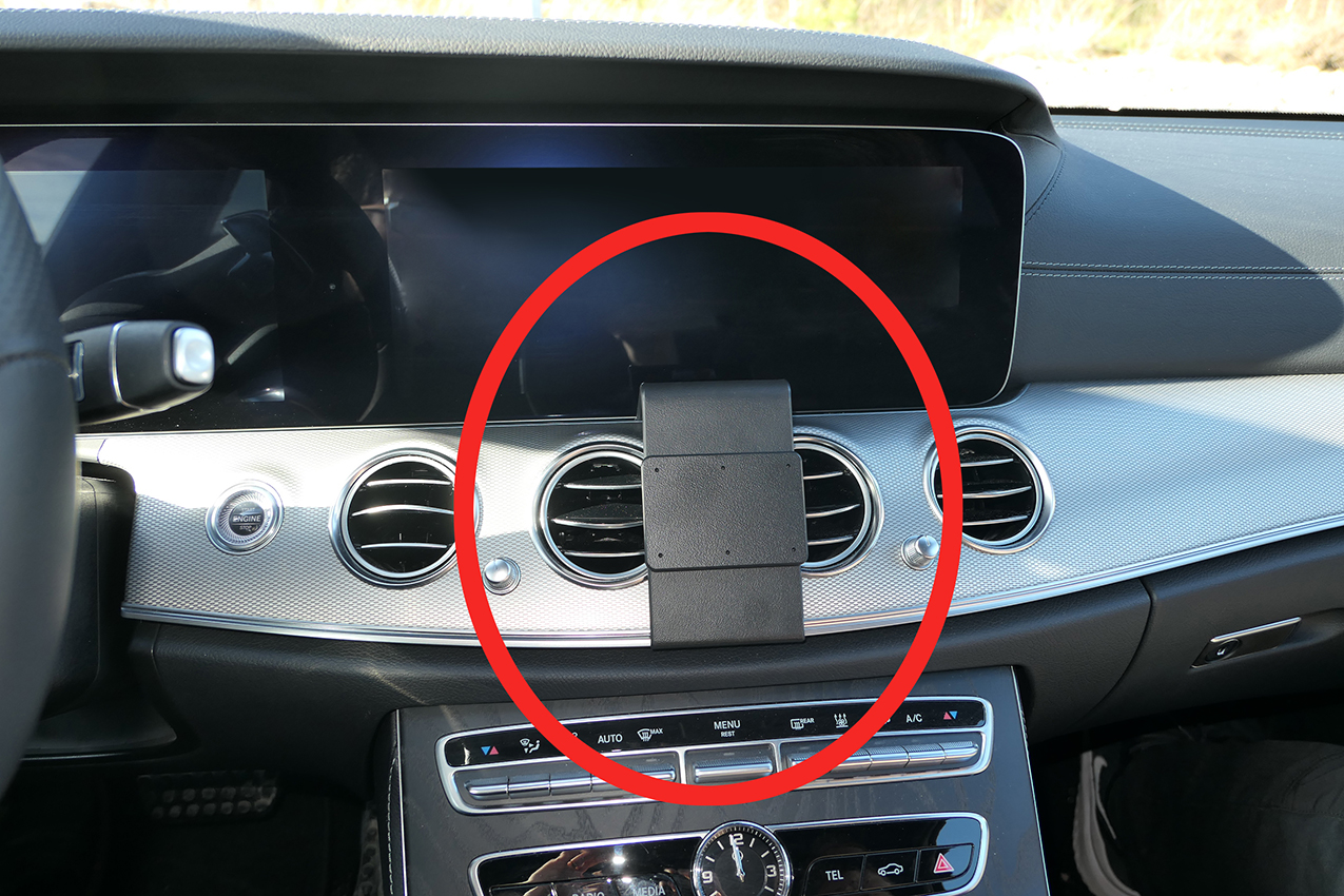 Brodit ProClip Mercedes Benz E-Class Convertible/Coupe/Sedan/Stationwagon 18-23, zesílený, na střed