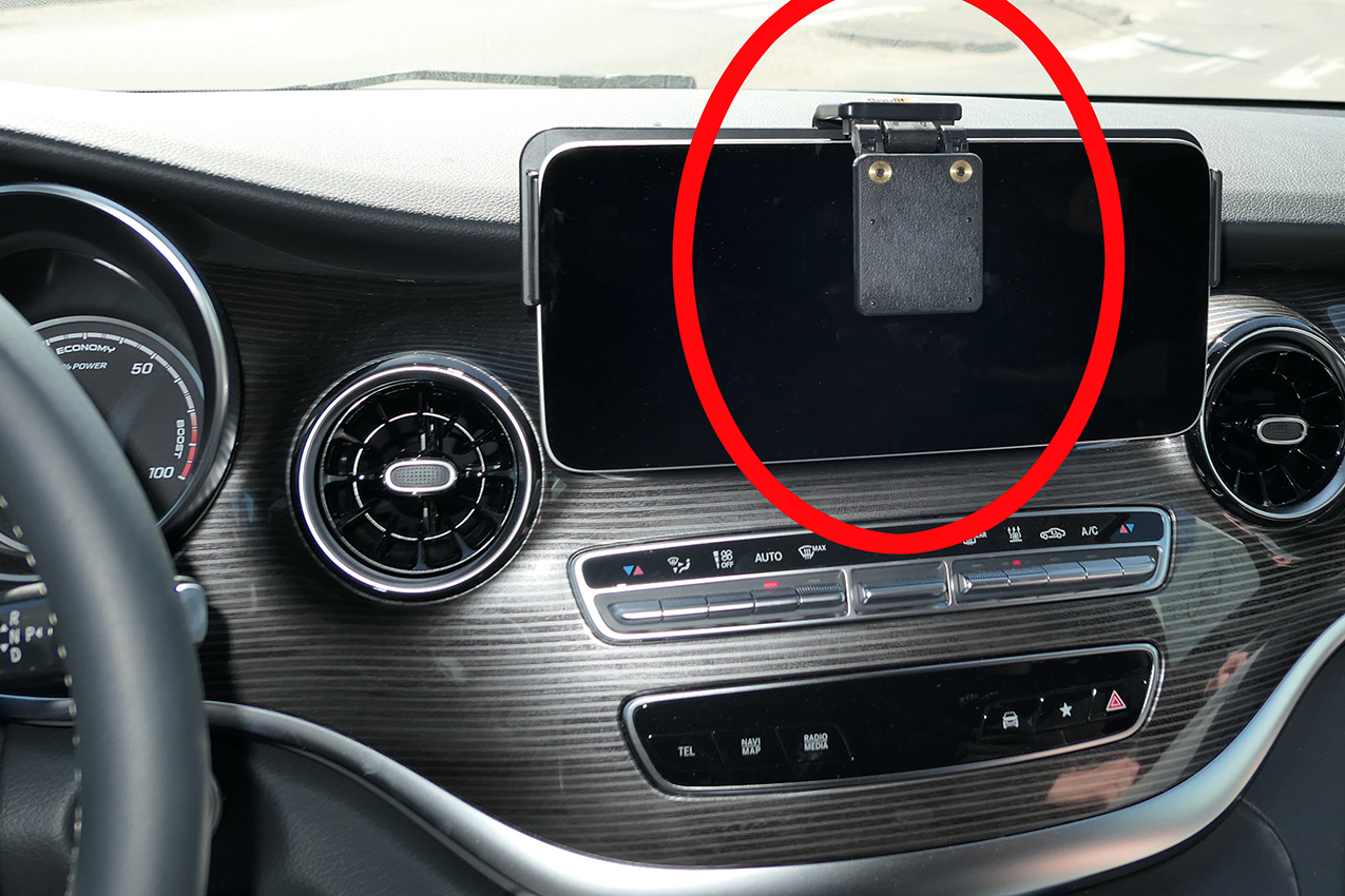 Brodit ProClip pro Mercedes Benz EQV 22-24/V-Class 21-24, výklopný, na střed