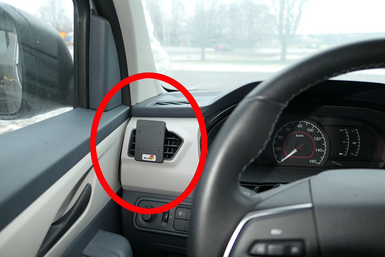 Brodit ProClip montážna konzola pre Maxus e-Deliver 3 21-24, vľavo na mriežku ventilácie