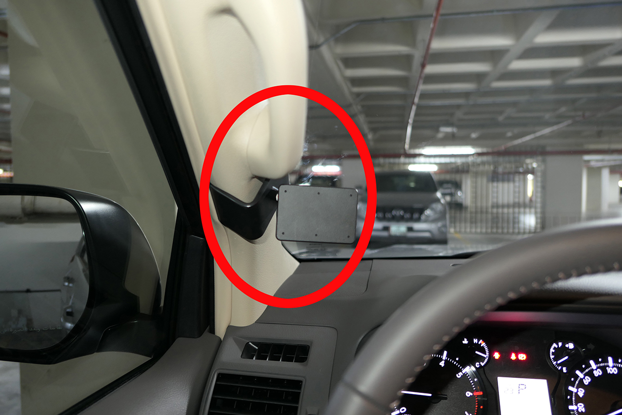 Brodit ProClip montážna konzola pre Toyota LandCruiser 150/LandCruiser Prado 22-23, vľavo na stĺpik
