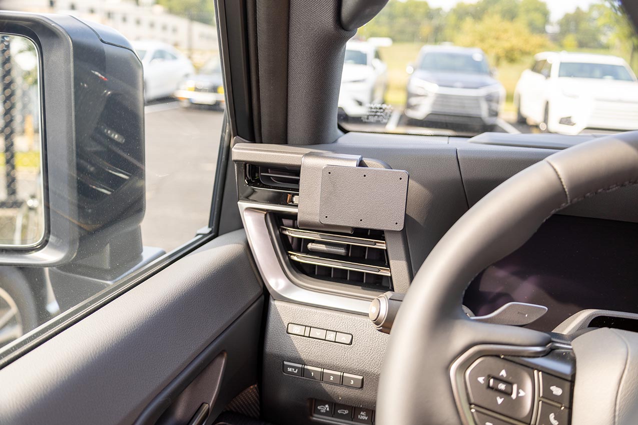 Brodit ProClip montážna konzola pre Lexus GX 24-25, vľavo na mriežku ventilácie