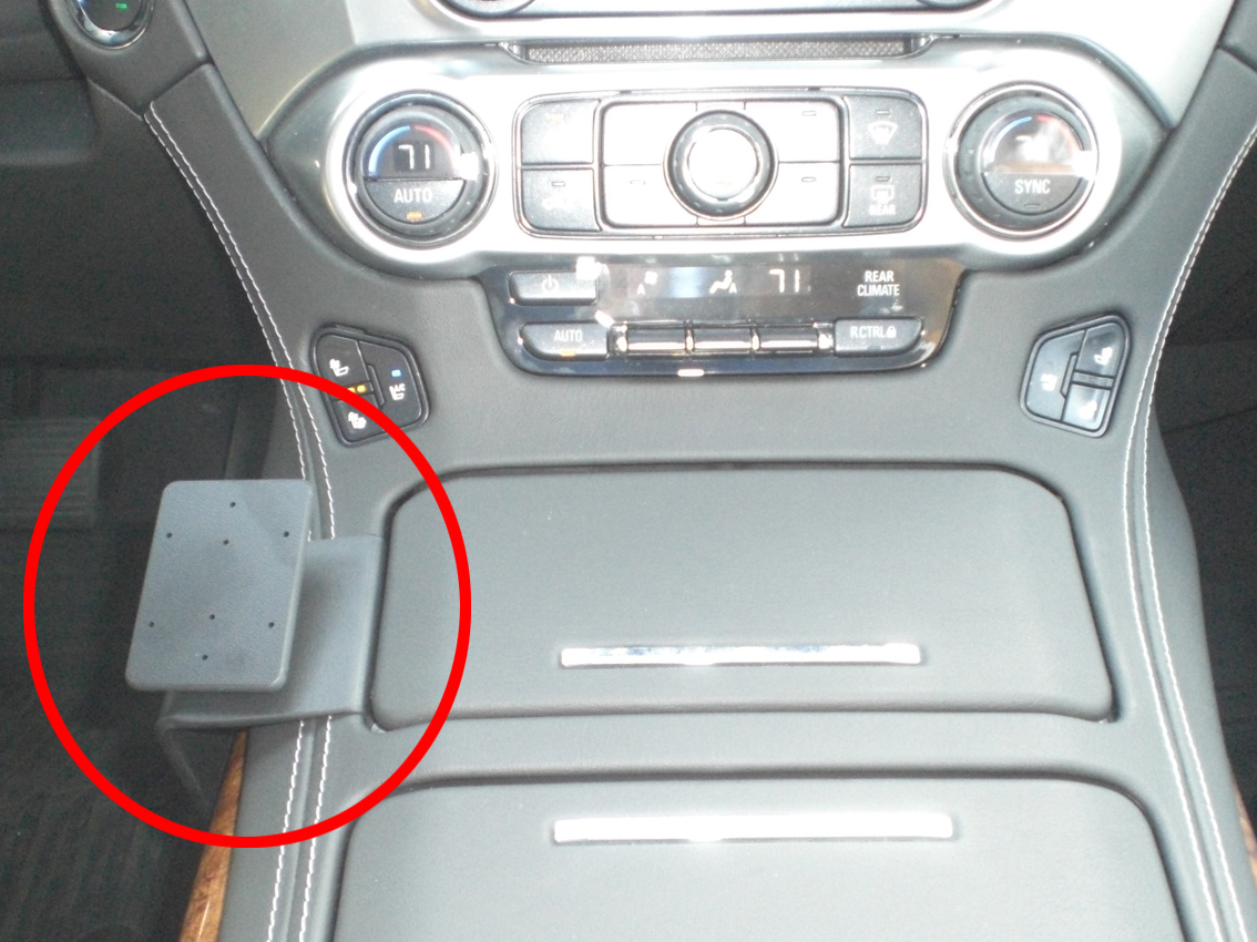 Brodit ProClip pre Chevrolet Suburban/Tahoe 15-20/GMC Yukon (XL/Denali) 15-20 , na stred vľavo dolu