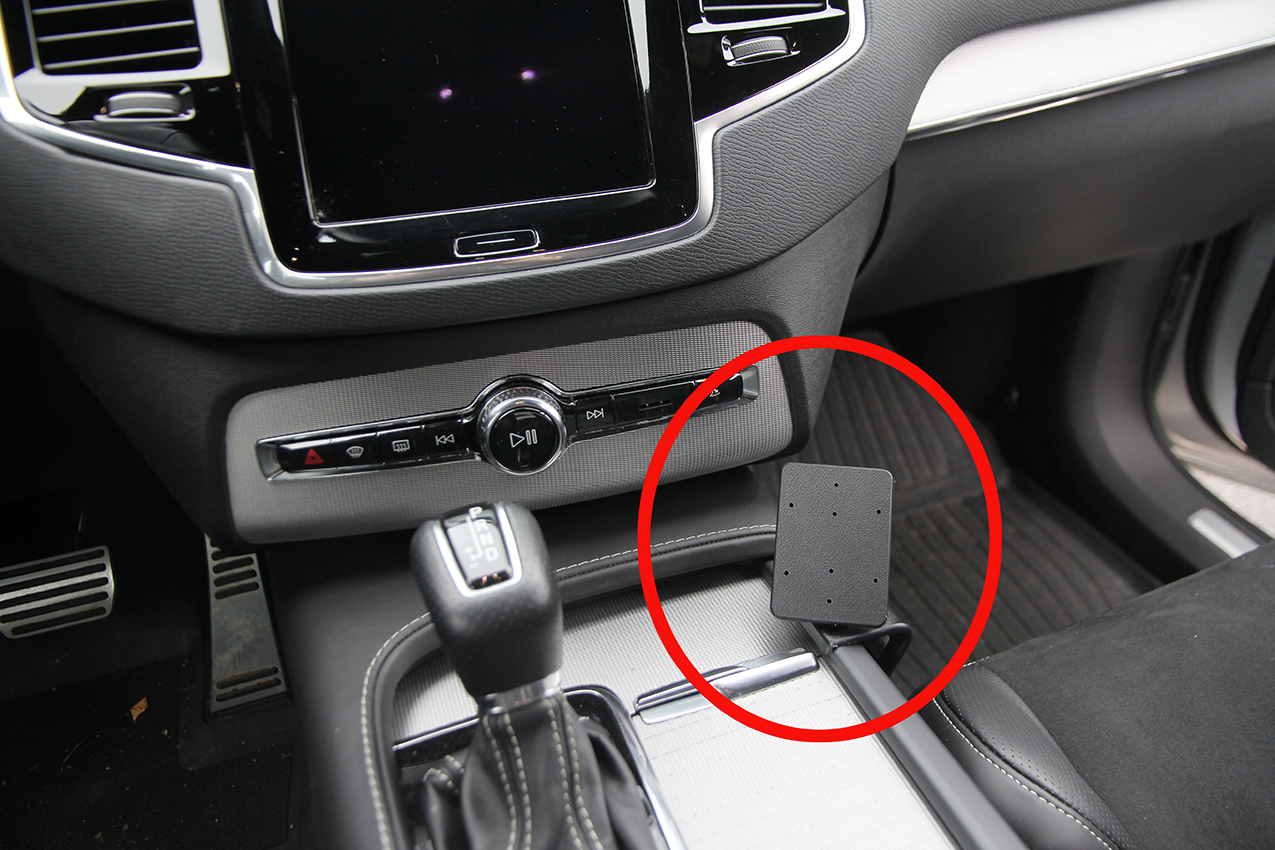 Brodit ProClip montážna konzola pre Volvo XC90 15-24, na stred vpravo dolu