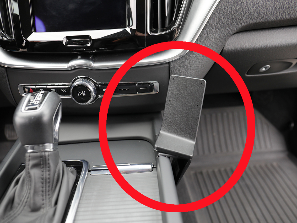 Brodit ProClip pro Volvo S60/V60 19-24/XC60 18-24 (ne proS60 a V60 T6/T8), na střed vpravo dolů