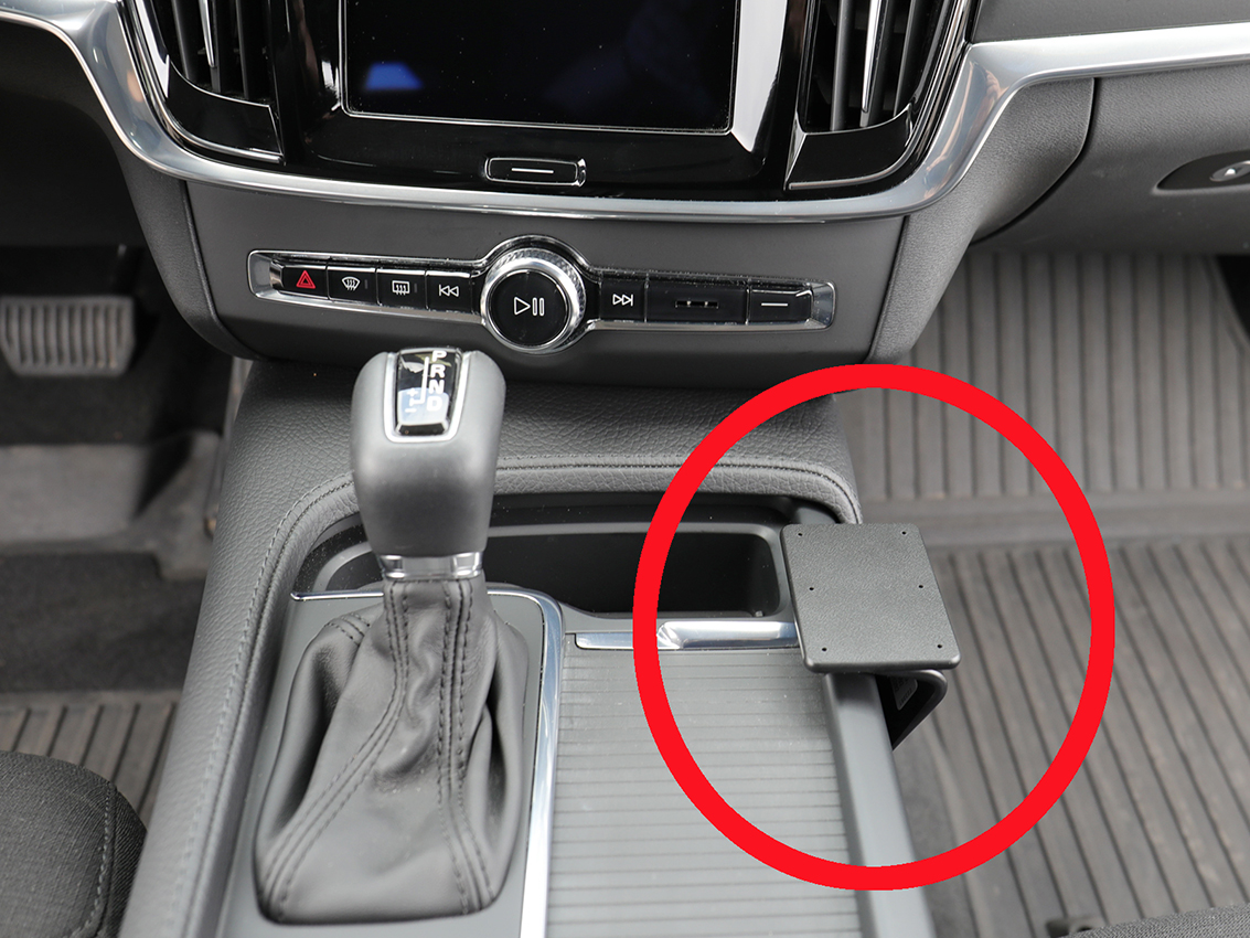 Brodit ProClip montážna konzola pre Volvo V90/S90 17-24 (nie pre T6/T8), na stred vpravo dolu