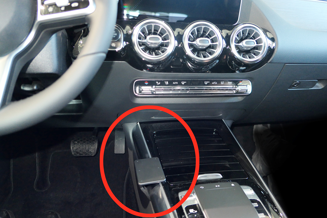 Brodit ProClip montážna konzola pre Mercedes Benz B-Class 19-24 (len automat), na stred vľavo dole