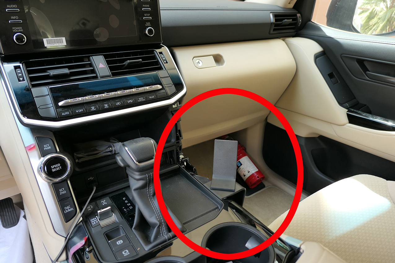 Brodit ProClip montážní konzole pro Toyota LandCruiser 300 21-24, na střed vpravo dolů