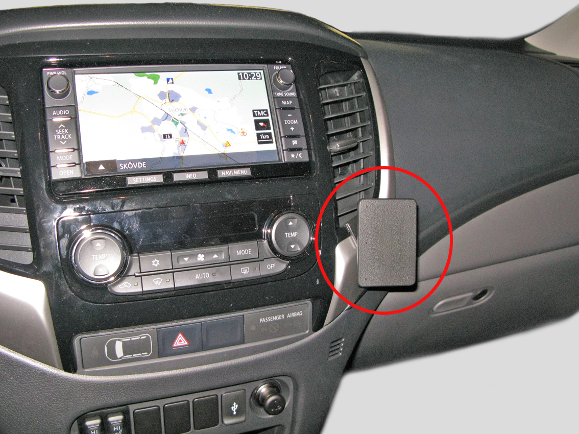 Brodit ProClip montážna konzola pre Fiat Fullback 16-21/Mitsubishi L200 16-19, na stred vpravo