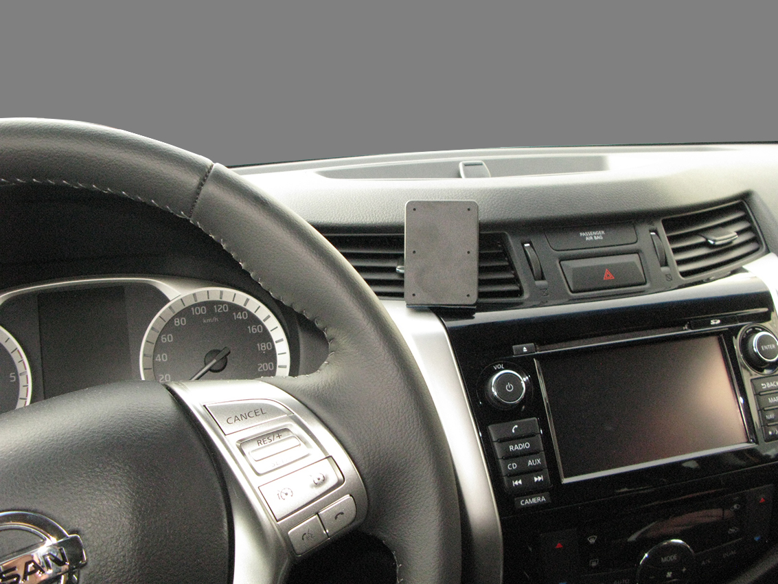 Brodit ProClip montážna konzola pre Nissan Navara 16-23/Renault Alaskan 16-18, na stred