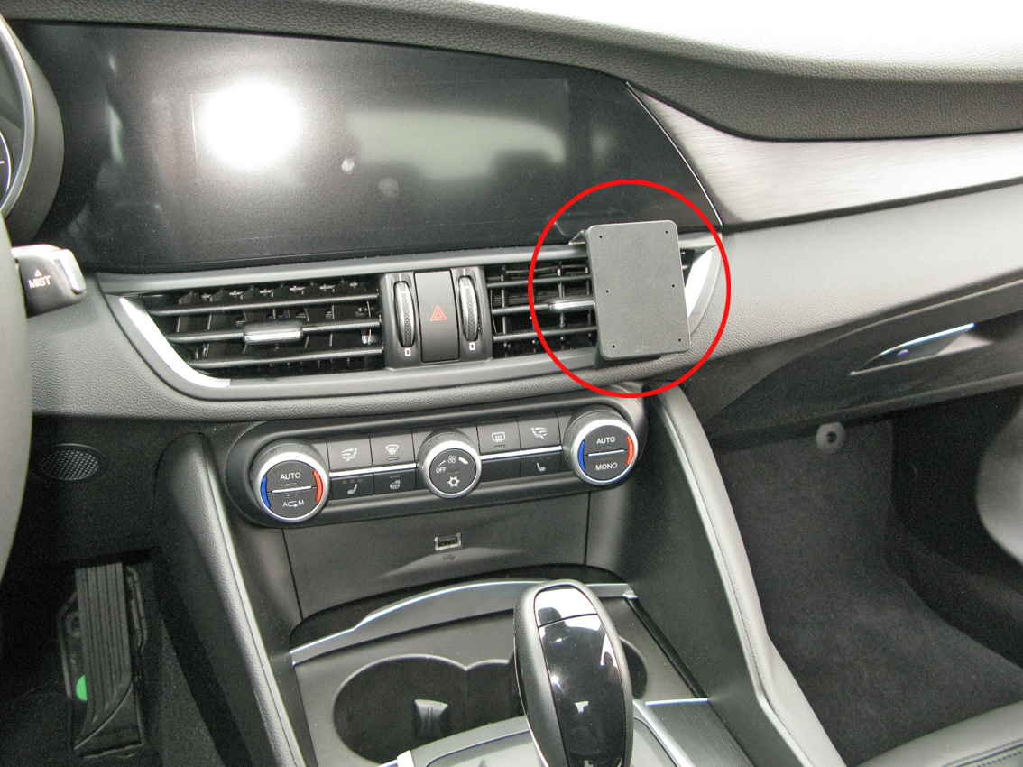 Brodit ProClip montážna konzola pre Alfa Romeo Giulia 17-24, na stred