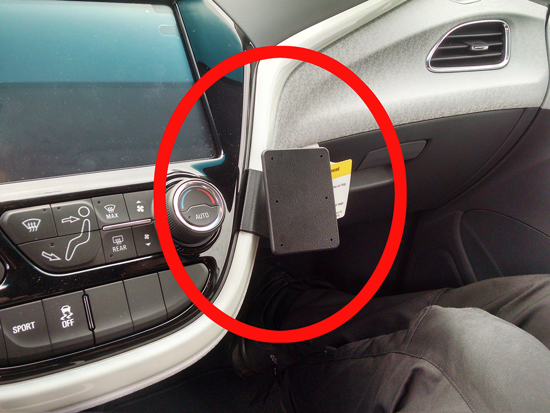 Brodit ProClip montážna konzola pre Chevrolet Bolt 18-21/Opel Ampera-e 18-22, na stred vpravo