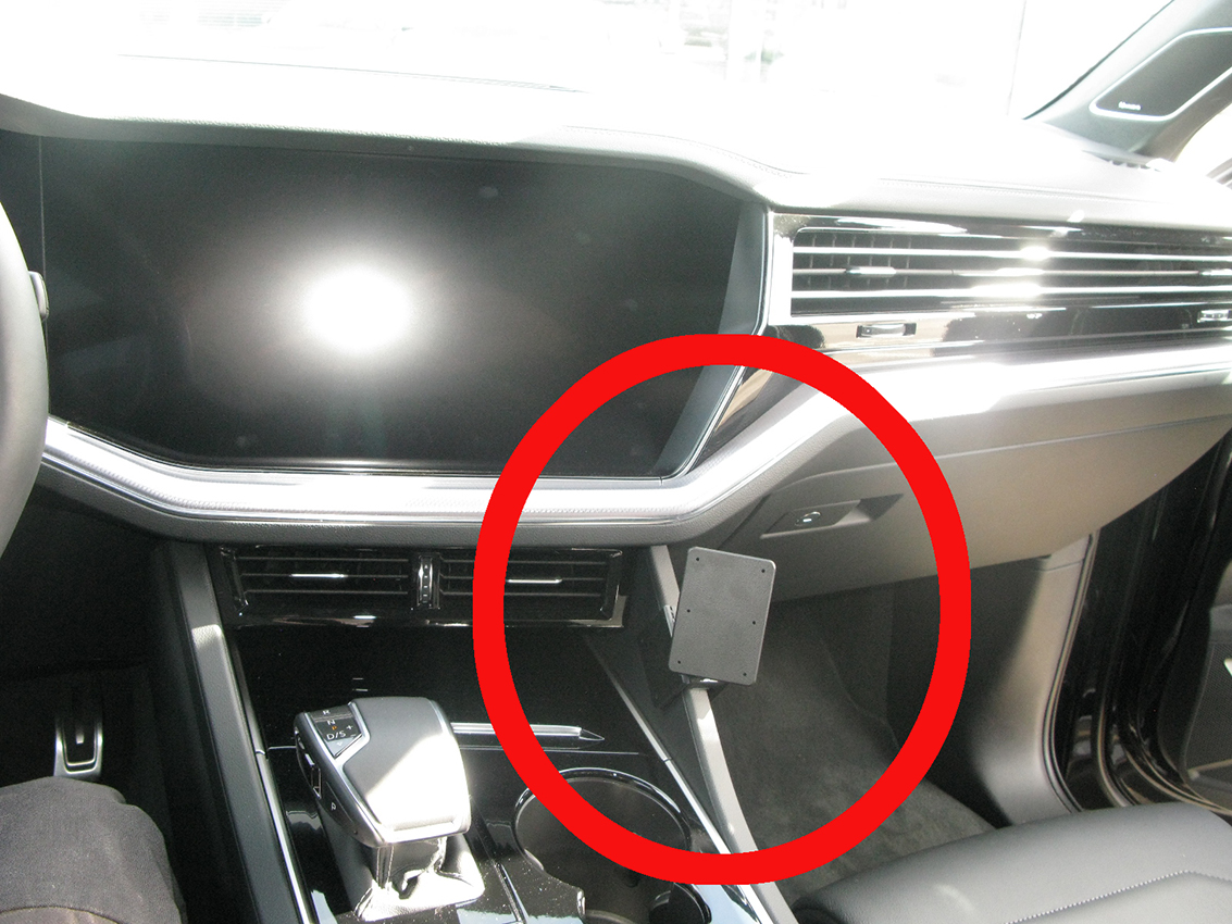 Brodit ProClip montážní konzole pro Volkswagen Touareg 19-24, na střed vpravo