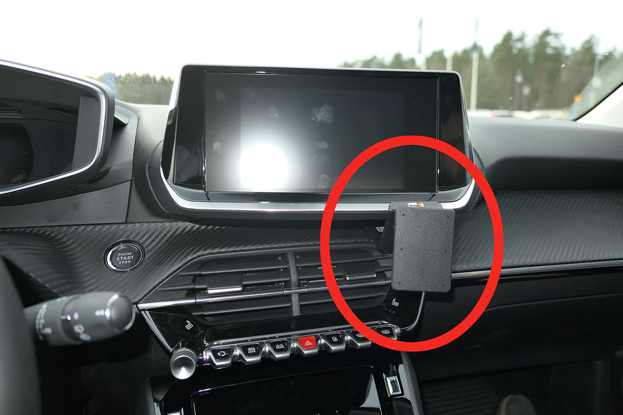Brodit ProClip montážní konzole pro Peugeot 2008/Peugeot 208 20-24, na střed