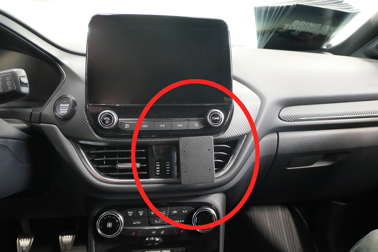 Brodit ProClip montážna konzola pre Ford Puma 20-24, na stred