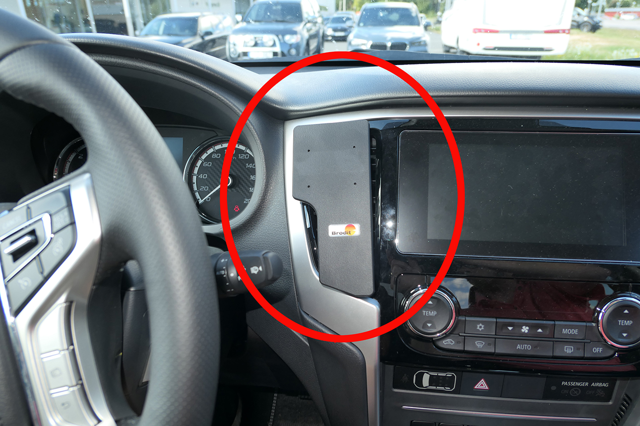 Brodit ProClip montážna konzola pre Mitsubishi L200 20-24, na stred