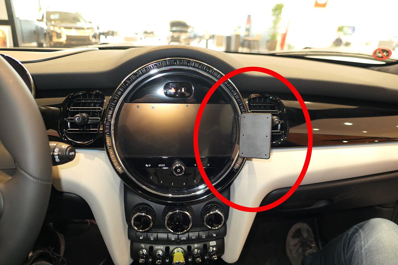 Brodit ProClip montážní konzole pro Mini Cooper 22-24, na střed vpravo