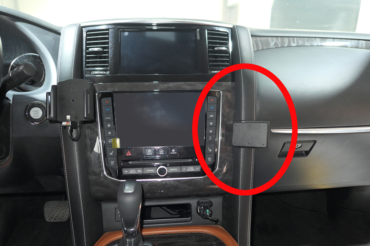 Brodit ProClip montážní konzole pro Nissan Patrol 20-21, na střed vpravo