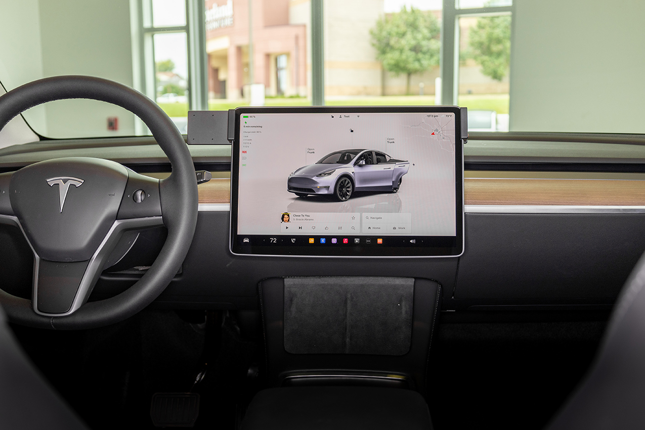 Brodit ProClip montážní konzole pro Tesla Model 3 18-24/Model Y 20-25, na střed vlevo