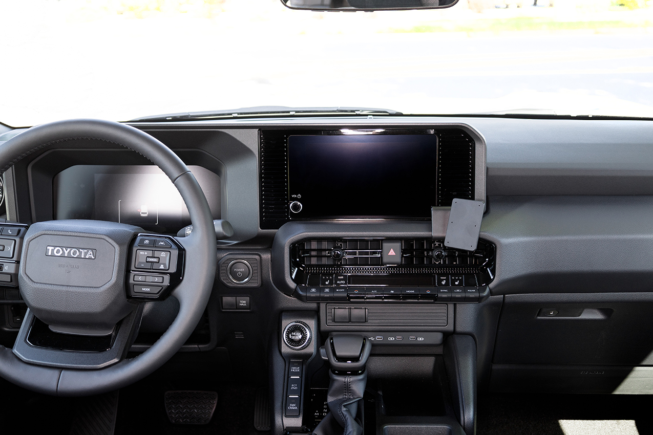 Brodit ProClip montážní konzole pro Toyota LandCruiser 250 24-25, LandCruiser 24-25, na střed vpravo