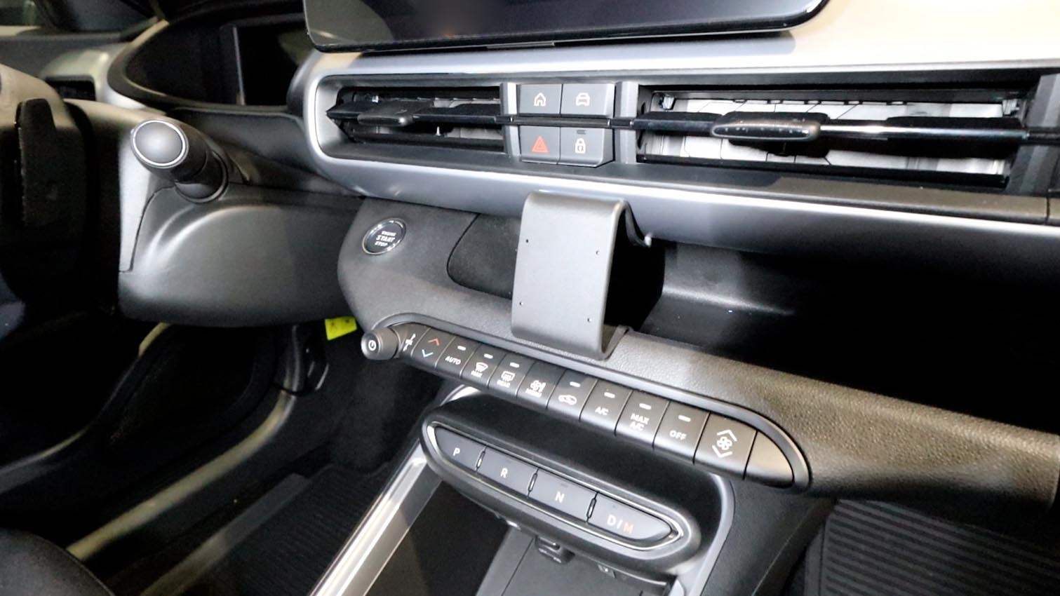 Brodit ProClip Jeep Avenger 23-26, na stred