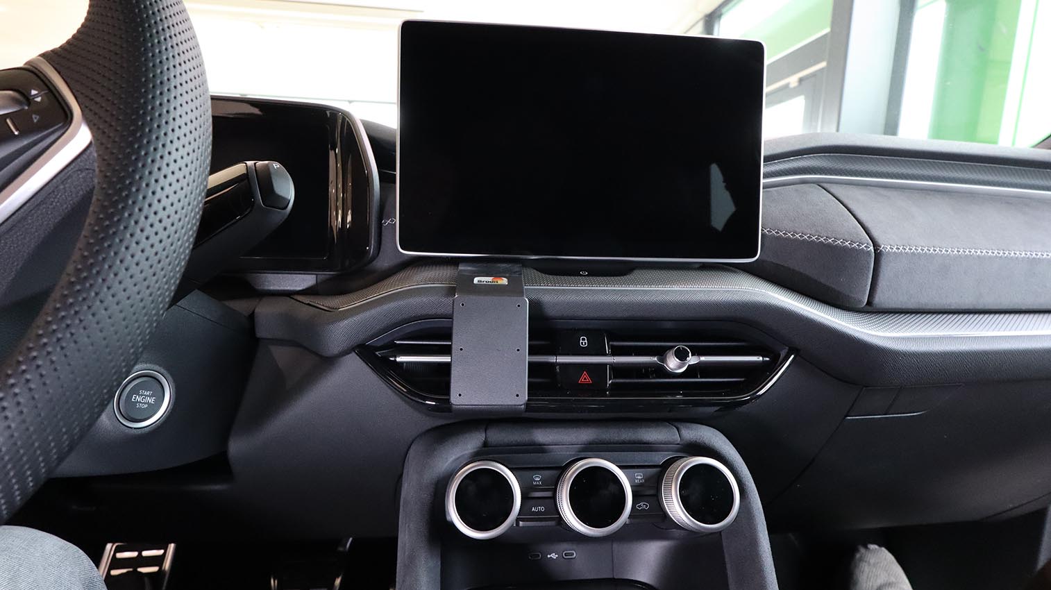 Brodit ProClip montážna konzola pre Skoda Kodiaq 24-26, na stred
