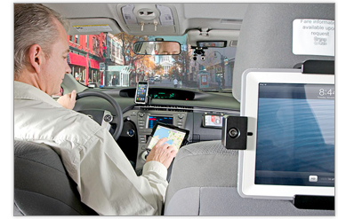 Příklad použití držáků Brodit ve voze taxi